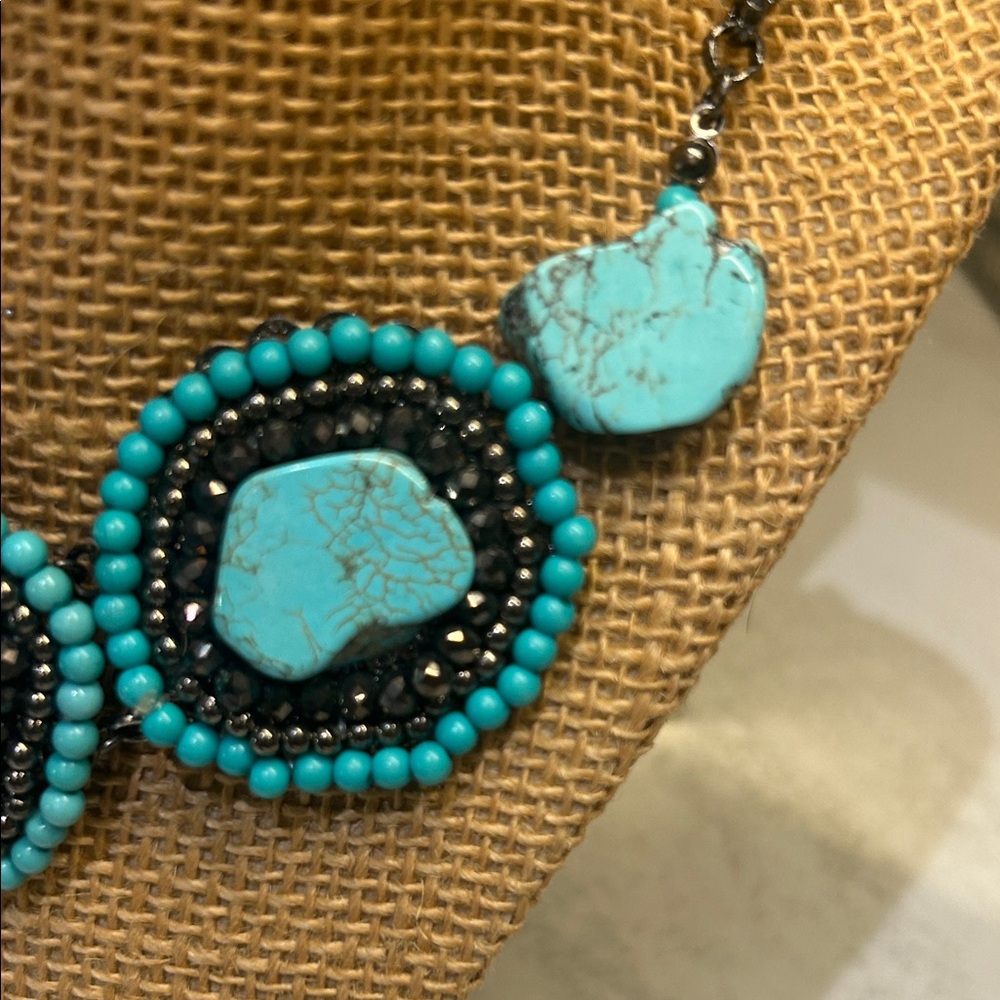 Turquoise Howlite Beaded Statement Necklace - Picture 5 of 7